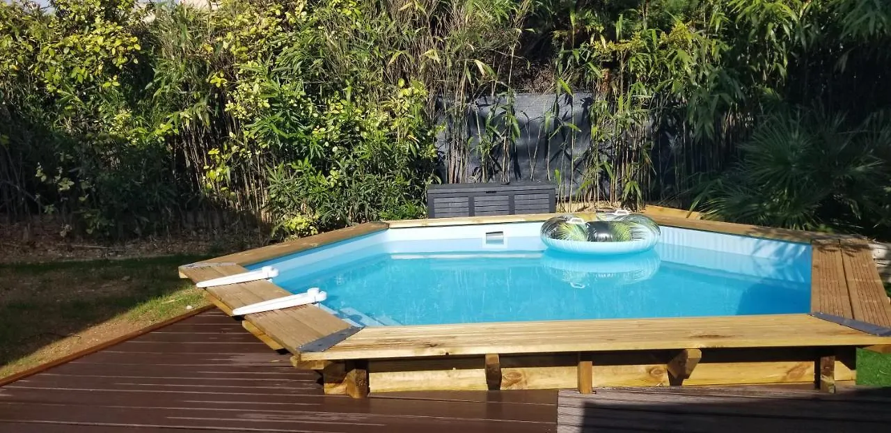Maison neuve avec jardin au calme La Crau Hébergement de vacances