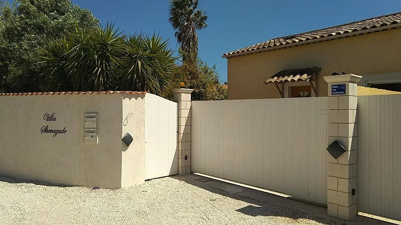 Hébergement de vacances Maison neuve avec jardin au calme La Crau